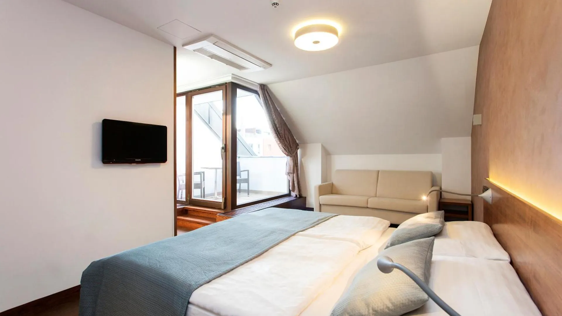 Hotel Carol Prague 4*,