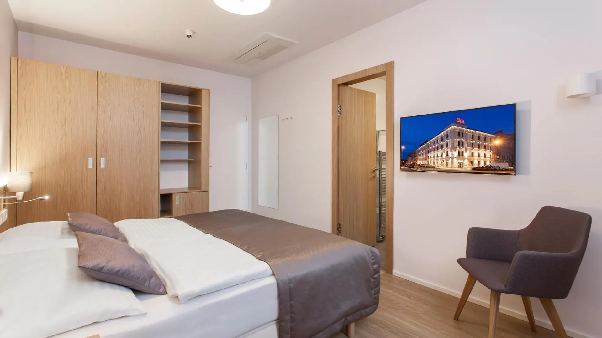 Hotel Carol Praag 4*,